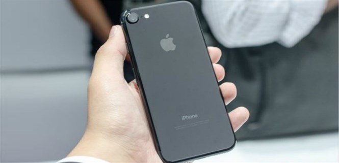 iPhone giảm sốc hàng loạt, giá iPhone 7 chỉ còn 7,5 triệu đồng chỉ 3 ngày cuối tuần