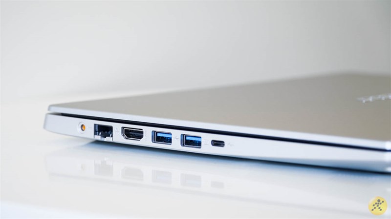 Cạnh trái Aspire A514 53G