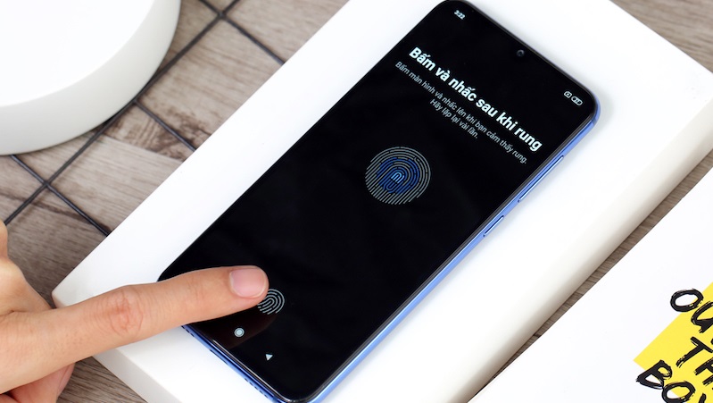 Điện thoại cảm biến vân tay dưới màn hình giảm giá