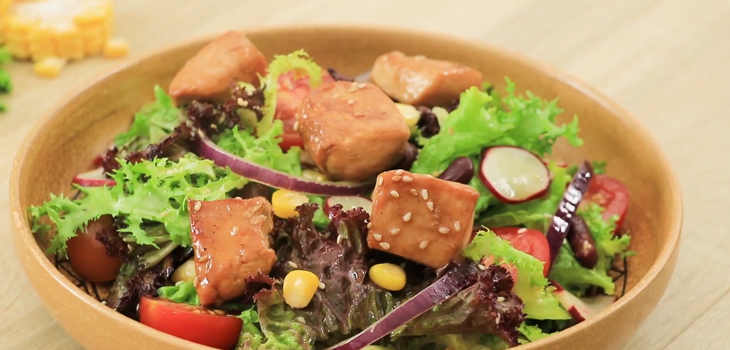 How to make delicious crispy Japanese chicken breast salad standard