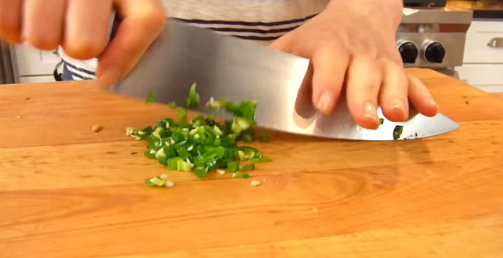 Bước 1 Sơ chế nguyên liệu Salad rau củ quả với phô mai feta
