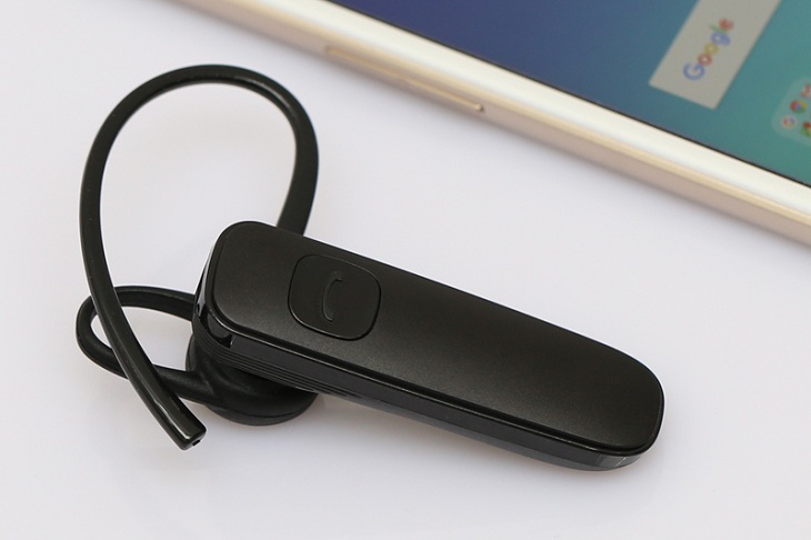 Tai nghe Plantronics có giá thành tương đối cao