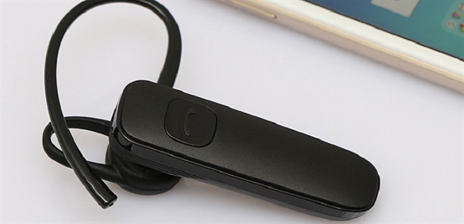 Tai nghe Plantronics của nước nào? Có tốt không? Có nên mua không?