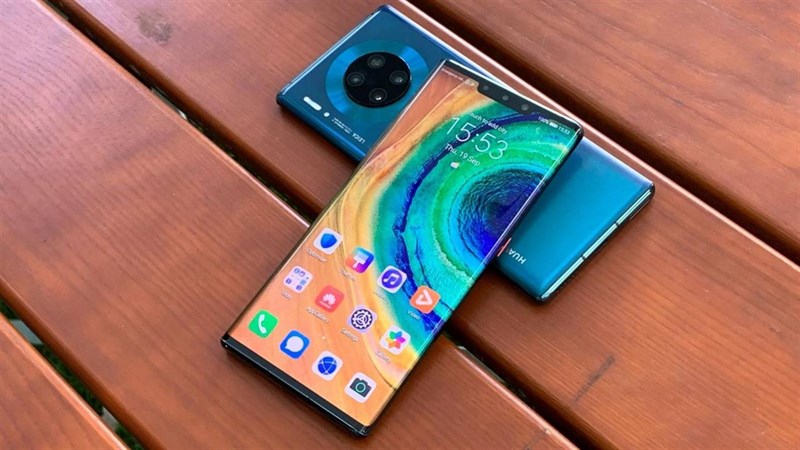 Ai đang chờ Huawei Mate 40 có lẽ sẽ buồn, flagship này sẽ không có camera ẩn dưới màn hình đâu