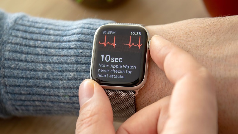 Apple Watch vừa cứu mạng bác sĩ người Mỹ Apple Watch vừa cứu mạng bác sĩ người Mỹ