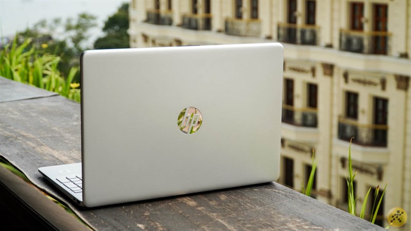 mặt lưng HP 15s