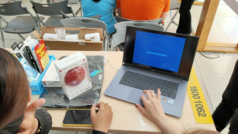 Mở bán Huawei MateBook D 15