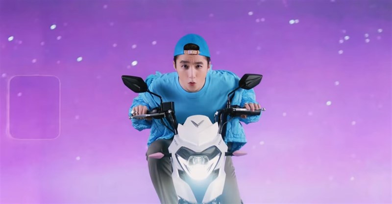 Thánh soi công nghệ: Sơn Tùng M-TP | Có Chắc Yêu Là Đây, ‘Sếp Tùng’ đang đeo đồng hồ gì, đi xe gì vậy?