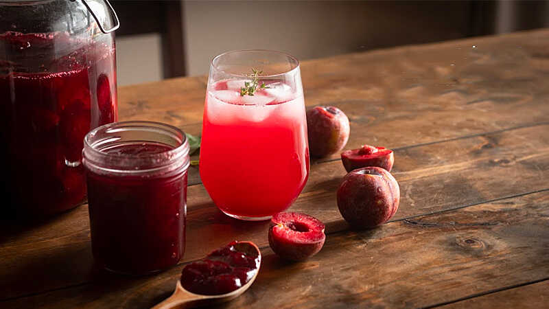 How to make simple plum syrup, for a long summer refreshment