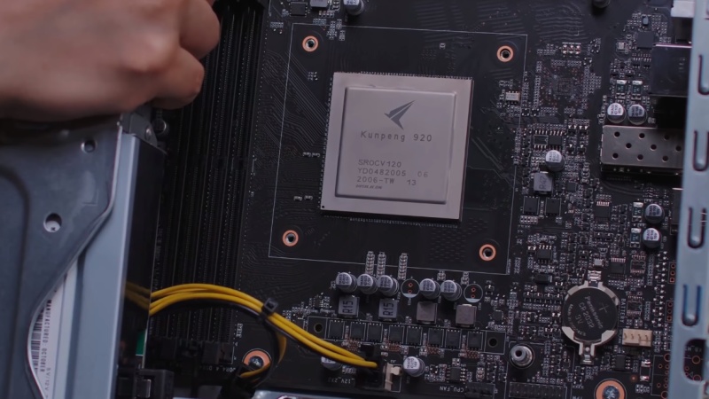 Huawei bắt đầu bán PC chạy chip cây nhà lá vườn tại quê nhà Trung Quốc, hiệu suất kém mà giá gần 25 triệu đồng Huawei bắt đầu bán PC chạy chip cây nhà lá vườn tại quê nhà Trung Quốc, hiệu suất kém mà giá gần 25 triệu đồng
