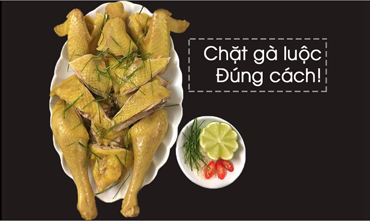 Nghe mẹ bỉm chia sẻ cách chặt gà luộc nguyên con cực đẹp, không bị nát