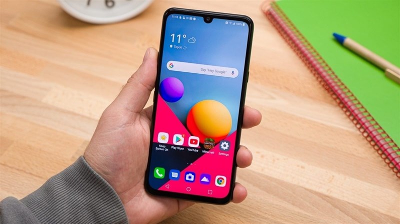 Smartphone giá rẻ LG K31 lộ cấu hình trên Google Play Console, thiết kế mặt trước cũng bị rò rỉ Smartphone giá rẻ LG K31 lộ cấu hình trên Google Play Console, thiết kế mặt trước cũng bị rò rỉ