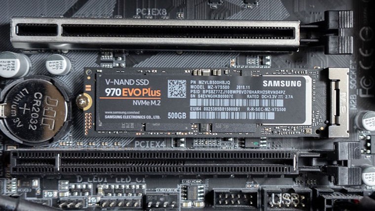 Làm sao để cài đặt ổ cứng SSD M.2 NVMe vào máy tính?

