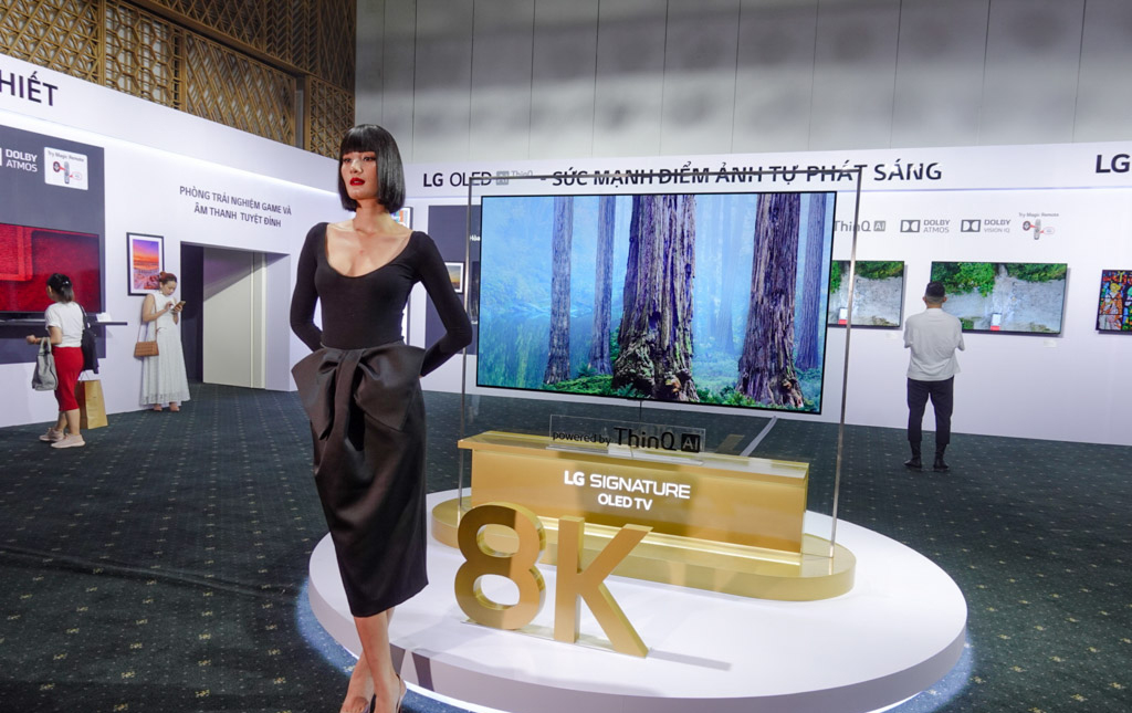 LG chính thức ra mắt thị trường Việt Nam dòng tivi Signature OLED 8K đầu tiên trên thế giới > LG chính thức ra mắt thị trường Việt Nam dòng tivi Signature OLED 8K đầu tiên trên thế giới