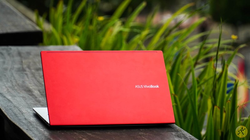 Thiết kế tổng thể ASUS VivoBook S14 Thiết kế tổng thể ASUS VivoBook S14