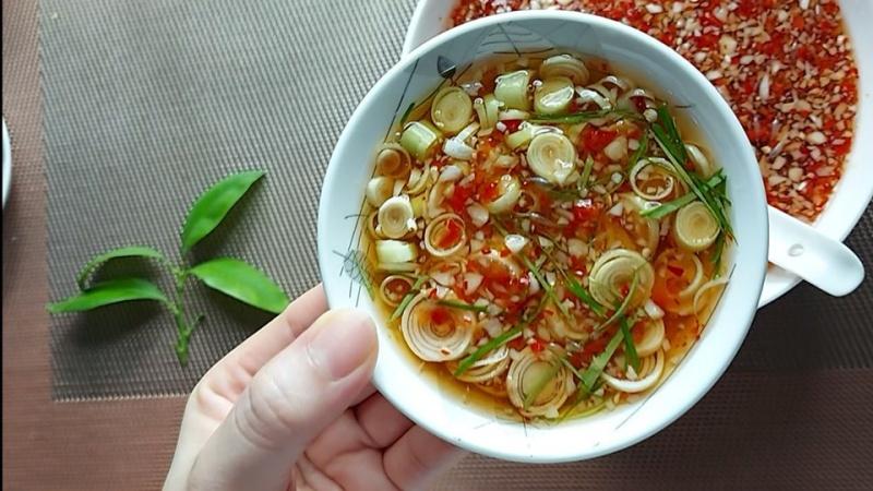 nước mắm sả ăn ốc và nghêu