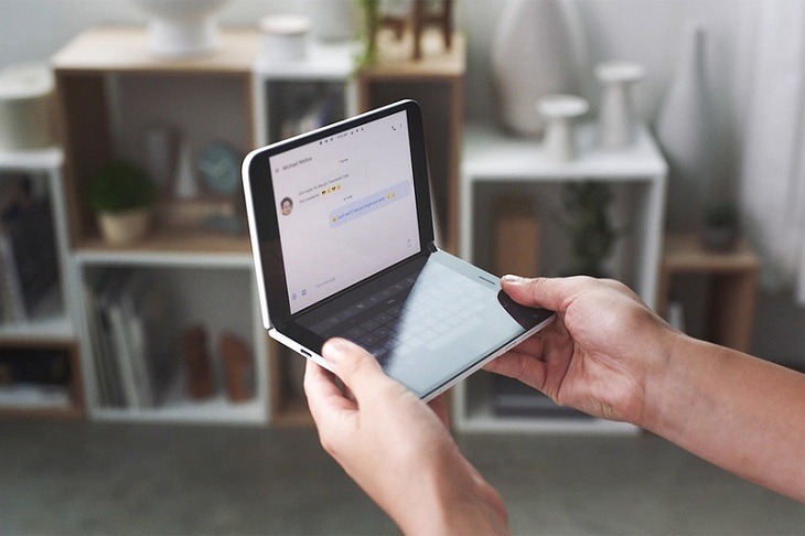 Xoay ngược thiết bị để biến màn hình thứ hai thành bàn phím tiện ích