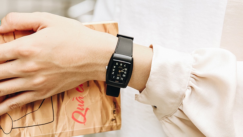 Đồng hồ NamNữ Q&Q VP30J009Y