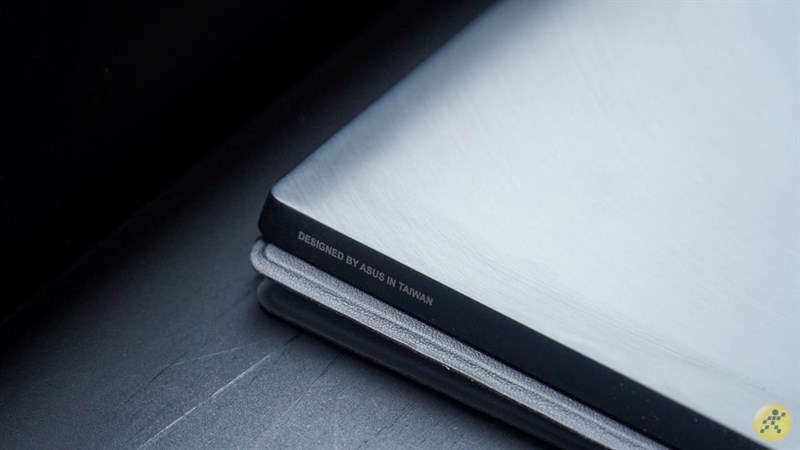 góc trên có dòng chữ