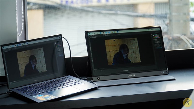 sử dụng cùng lúc 2 màn hình