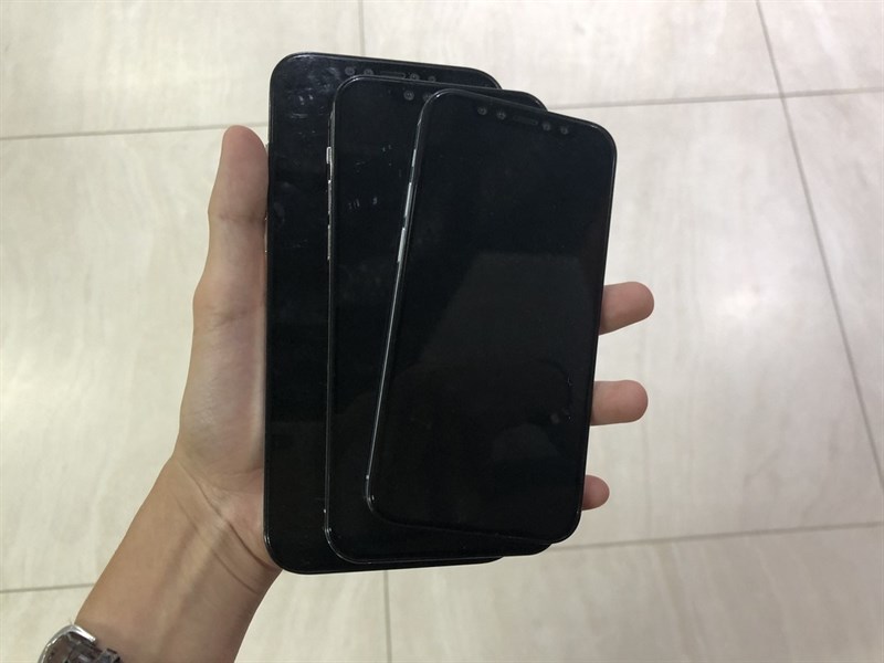 Cận cảnh mô hình 3 phiên bản iPhone 12 tại Việt Nam, đúng là đẹp thật, chắc phải gom tiền ‘xúc’ 1 chiếc thôi