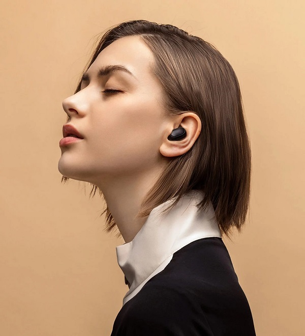 Tai nghe không dây Redmi AirDots 2 lộ giá bán chỉ hơn 250 ngàn đồng, nhưng có thể điều khiển cảm ứng, chống ồn