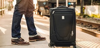 So sánh vali vải và vali nhựa. Nên mua loại nào?