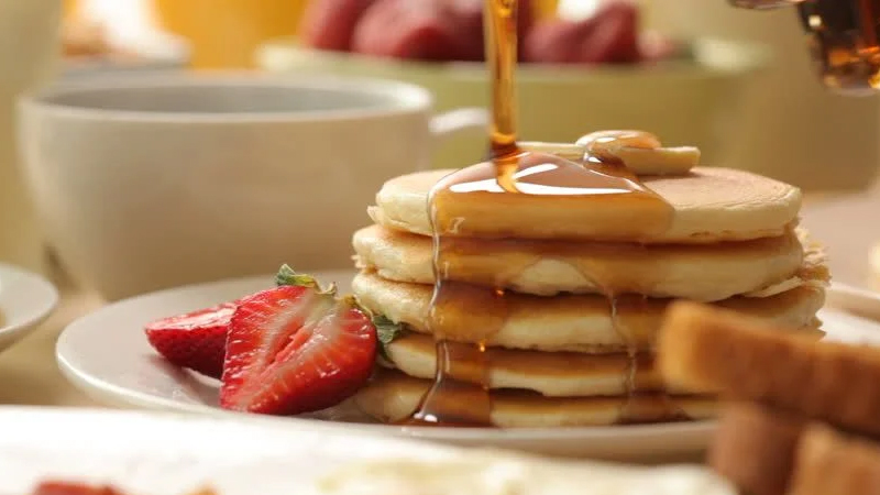 Syrup ăn kèm với bánh pancake