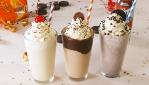 Bỏ túi cách làm sữa lắc (milkshake) thơm ngon, béo ngậy như trong phim Mỹ