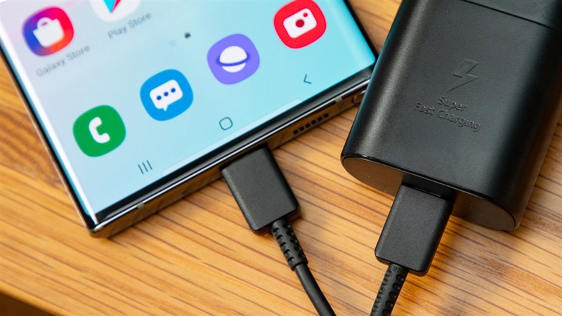 Bộ đôi siêu phẩm Galaxy Note 20 và Galaxy Note 20 Ultra sẽ xuất xưởng với bộ sạc nhanh 25W trong hộp đựng