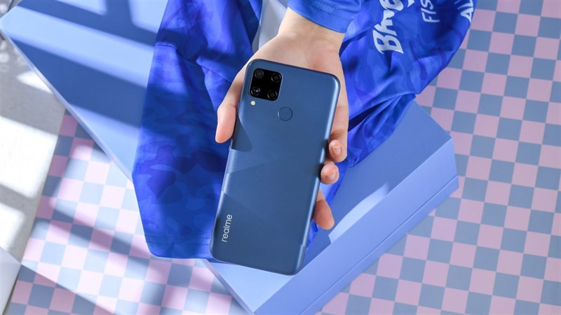 Realme C15 giá rẻ nhưng có 4 camera sau, pin 6.000 mAh và hỗ trợ cả tính năng sạc ngược cho thiết bị khác