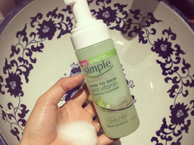 Simple Kind To Skin Vital Vitamin Foaming Cleanser