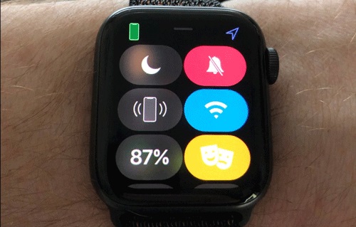 Chế độ Theater ngăn Apple Watch phát sáng trong phòng tối