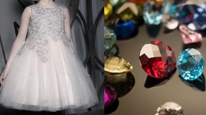 Bạn nên tránh sử dụng các sản phẩm được đính nhiều chi tiết trang trí