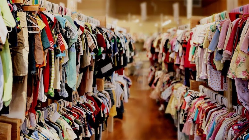 Bạn nên tránh mua các sản phẩm có mùi hắc khó chịu