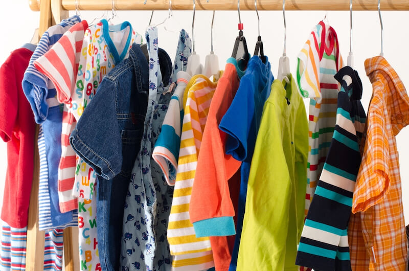 3 loại quần áo này mẹ nên tránh mua cho trẻ nếu không muốn trẻ bị dị ứng da