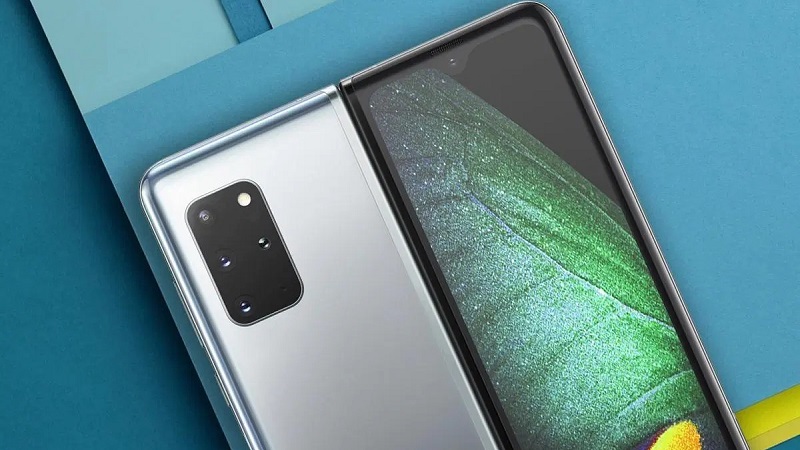Smartphone màn hình gập Galaxy Z Fold 2 lộ ảnh thực tế xác nhận tên gọi chính thức, vị trí đặt camera selfie đã đẹp hơn nhiều Smartphone màn hình gập Galaxy Z Fold 2 lộ ảnh thực tế xác nhận tên gọi chính thức, vị trí đặt camera selfie đã đẹp hơn nhiều