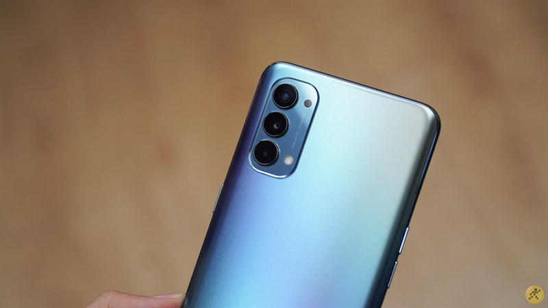 Thiết kế OPPO Reno4