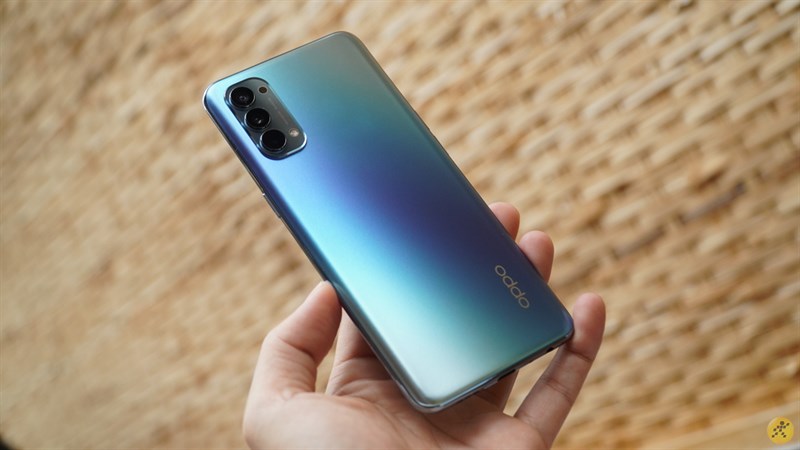 Thiết kế OPPO Reno4