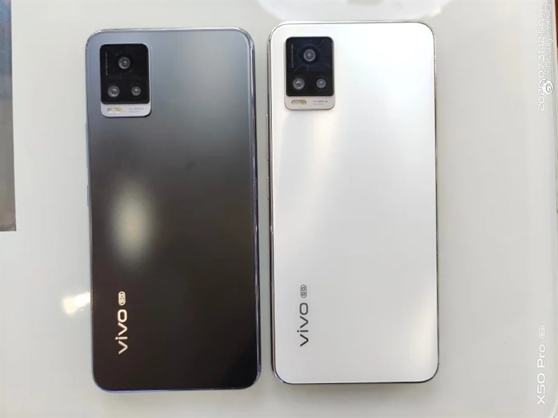 Hai phiên bản màu sắc của Vivo S7