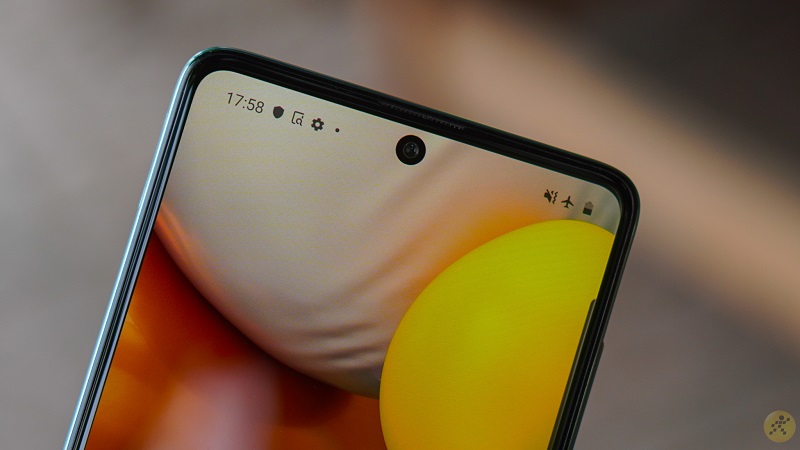 Phần đục lỗ được Samsung tối ưu còn khá nhỏ