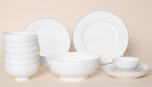 Nên chọn chén dĩa bằng sứ hay nhựa melamine? Đâu là lựa chọn an toàn