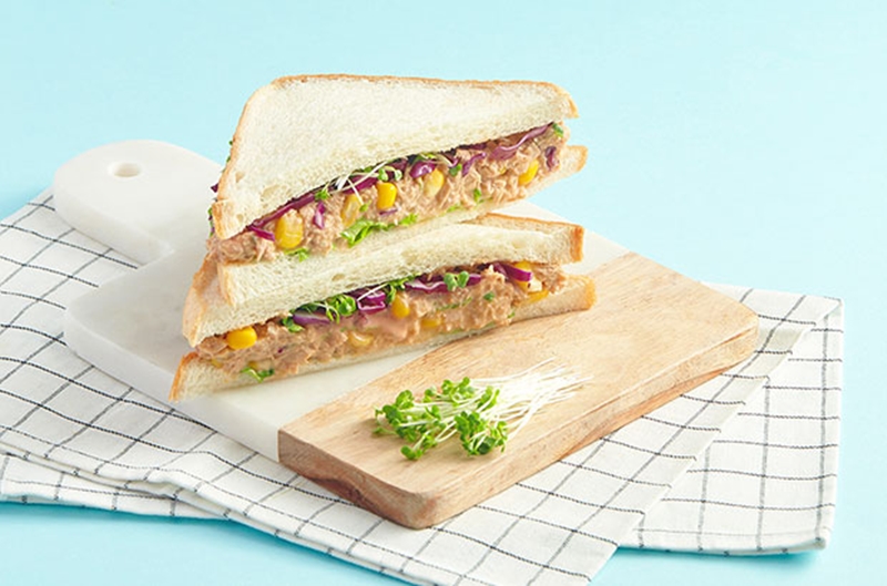 Sandwich cá ngừ