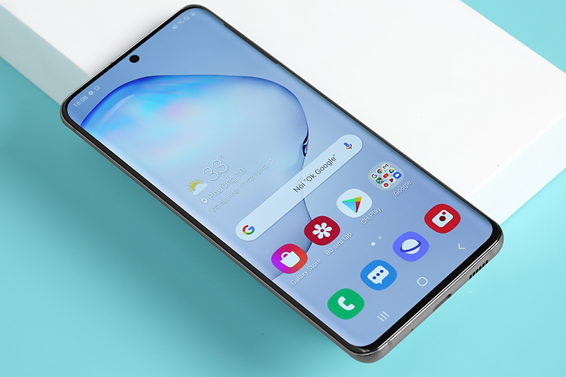 Mặt trước Galaxy s20 FE 5G tương tự như Samsung Galaxy S20 Mặt trước Galaxy s20 FE 5G tương tự như Samsung Galaxy S20