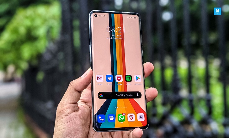 OPPO Reno4 mang đến không gian hiển thị rộng và đẹp hơn