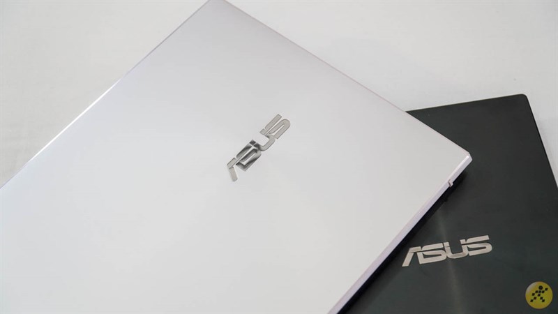 Thiết kế của hai chiếc laptop