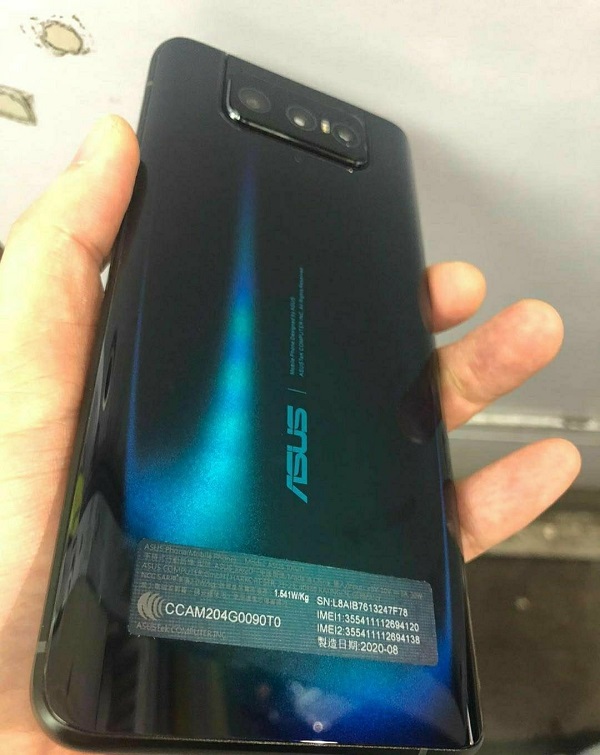 ASUS ZenFone 7 lộ ảnh thực tế trên tay người dùng trước ngày ra mắt, tiết lộ thiết kế với bộ 3 camera lật ASUS ZenFone 7 lộ ảnh thực tế trên tay người dùng trước ngày ra mắt, tiết lộ thiết kế với bộ 3 camera lật