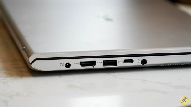 Cạnh trái của ASUS VivoBook A412FA