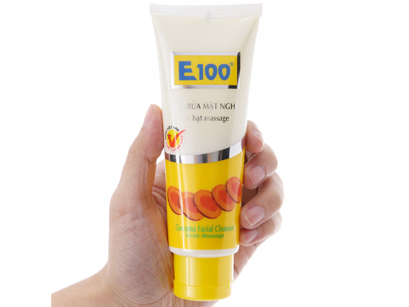 Sữa rửa mặt nghệ có hạt massage E100