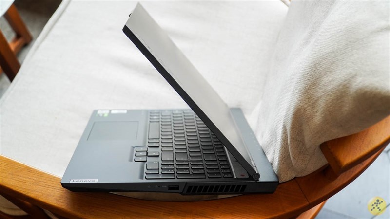 Mặt bên Mặt bên